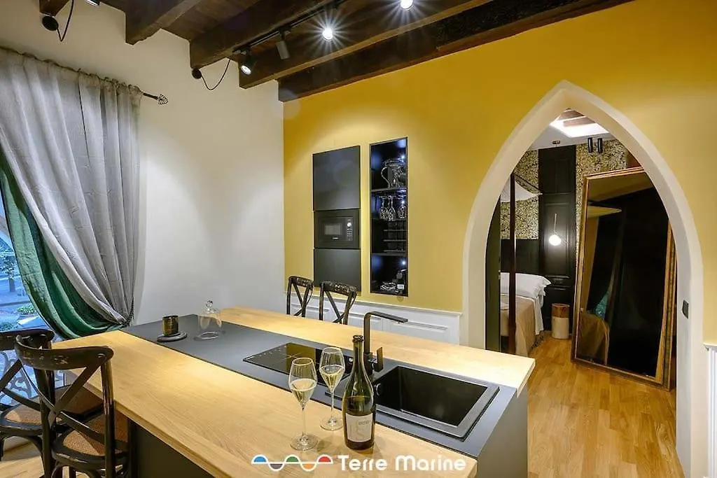 Under Bridge, Terremarine Apartment La Spezia